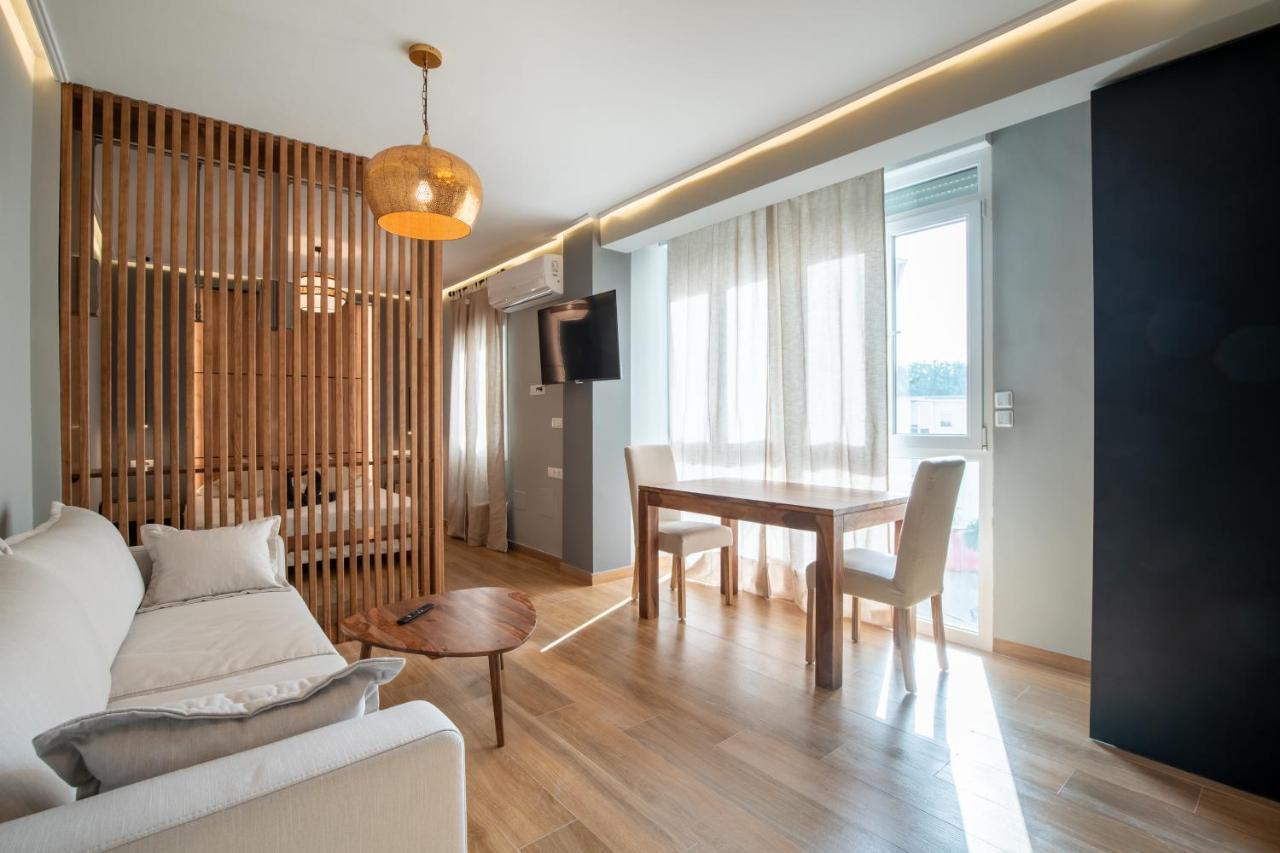 Triana Apartments Deluxe إشبيلية الغرفة الصورة